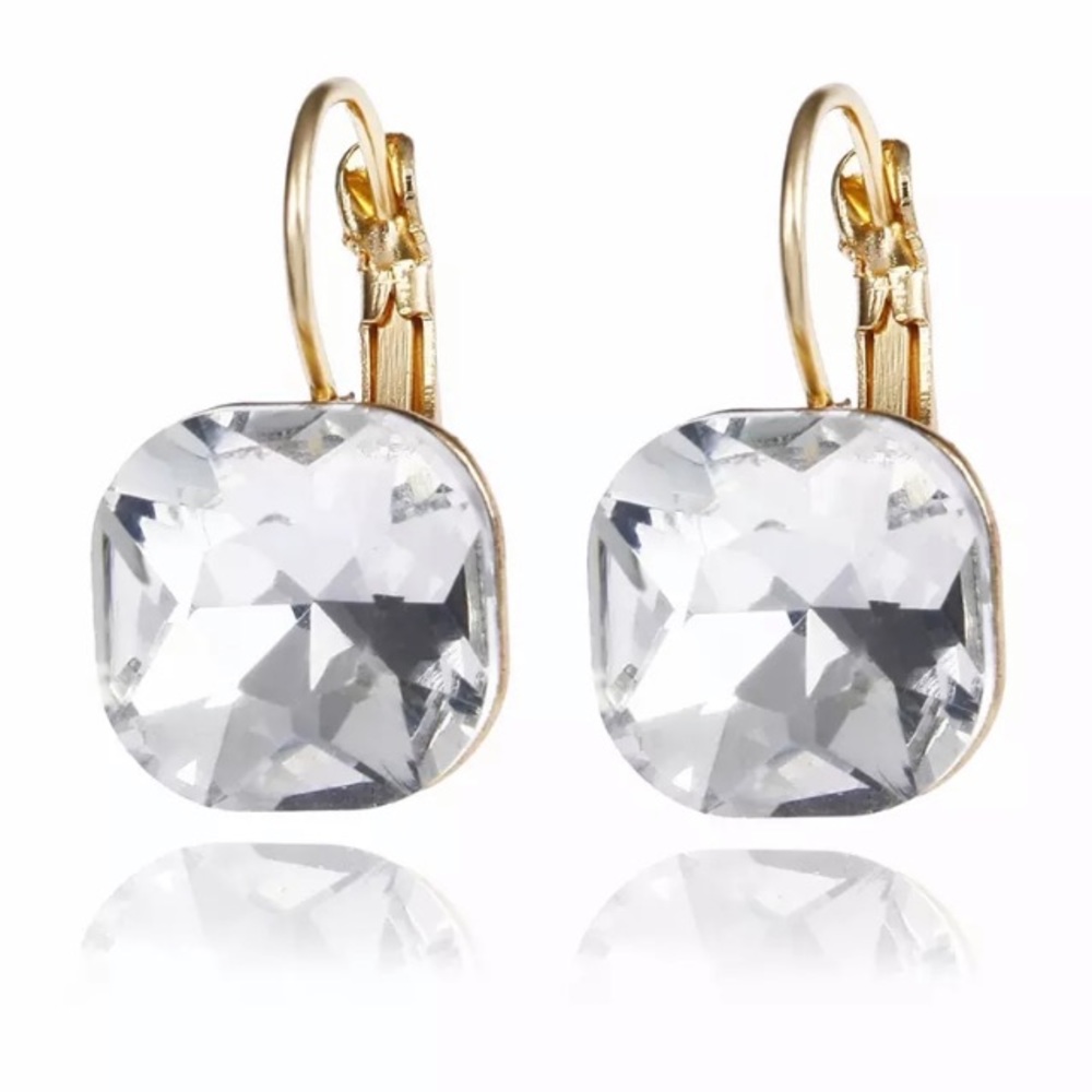 NEW!๐๐SQUARE CUSHION CUT CRYSTAL CLEAR DROPS๐๐ - Picture 1 of 5